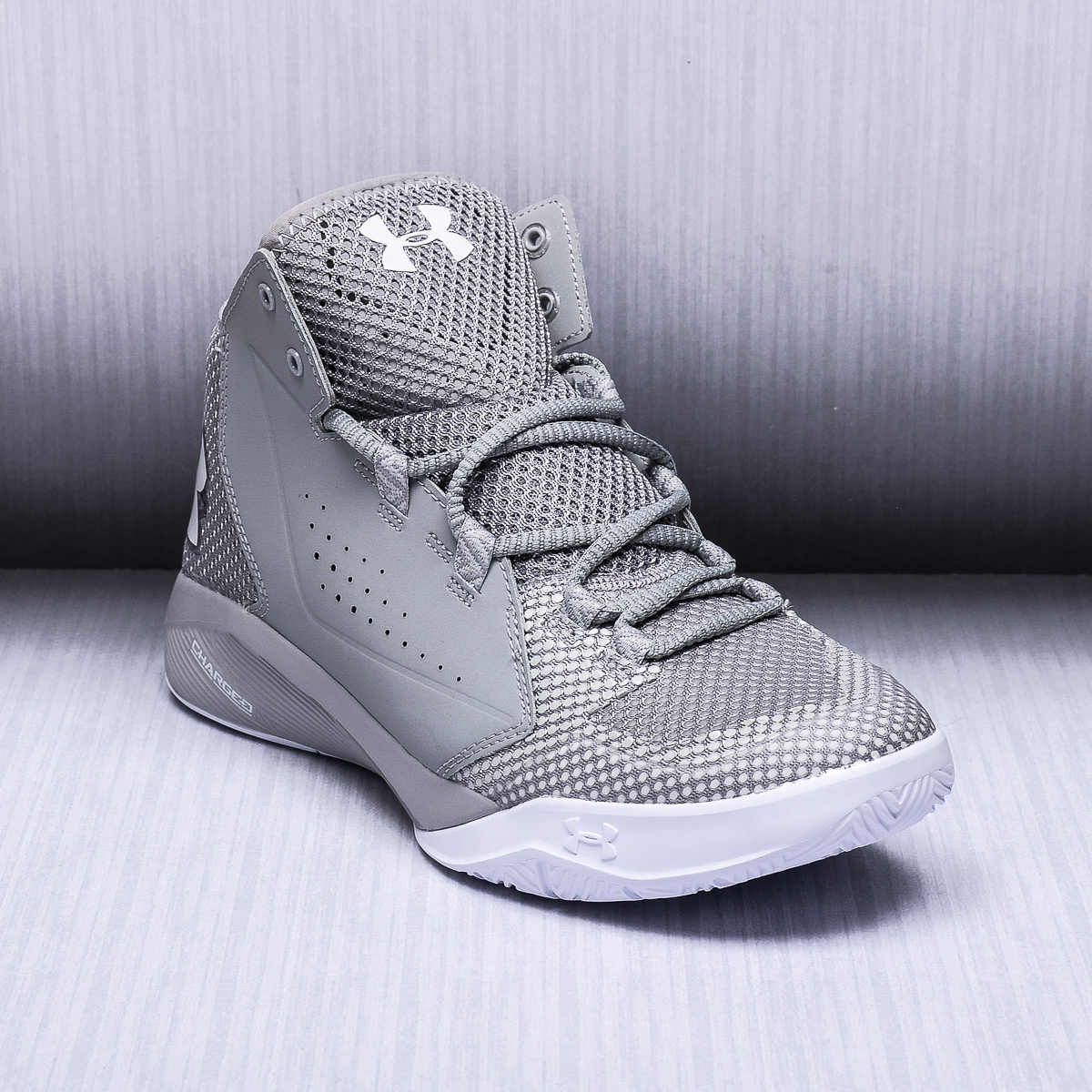 gray under armour basketball shoes