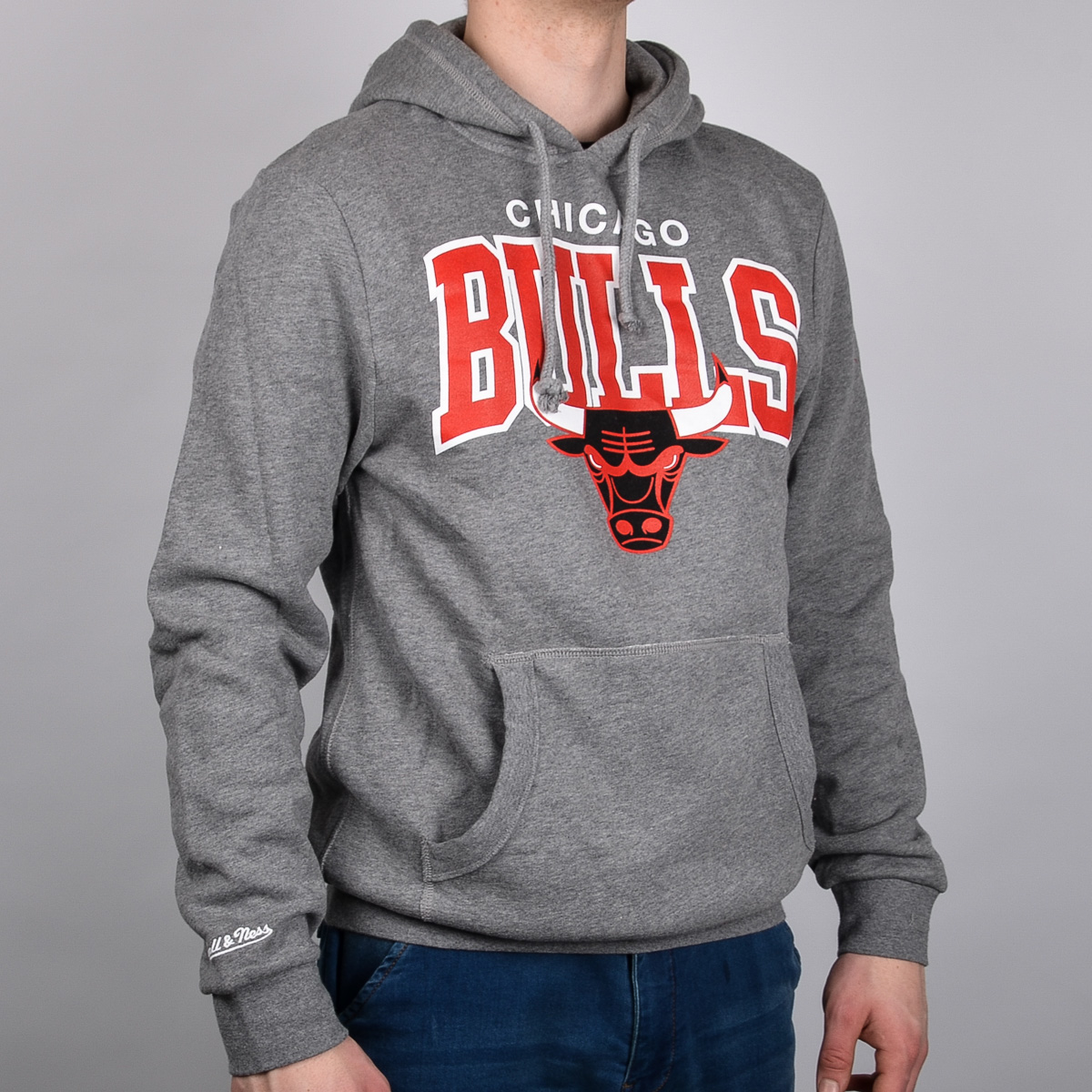 mitchell and ness bulls hoodie